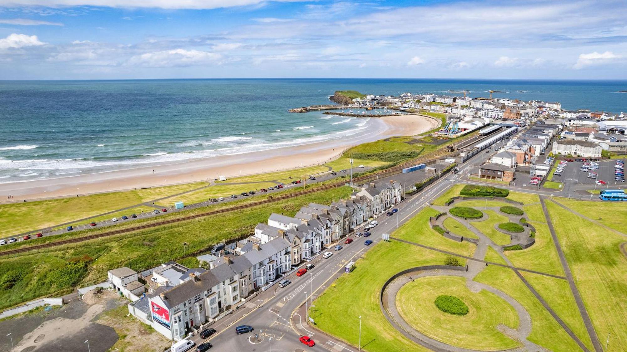 6 Dunluce Park - Portrush By The Sea Apartment ภายนอก รูปภาพ