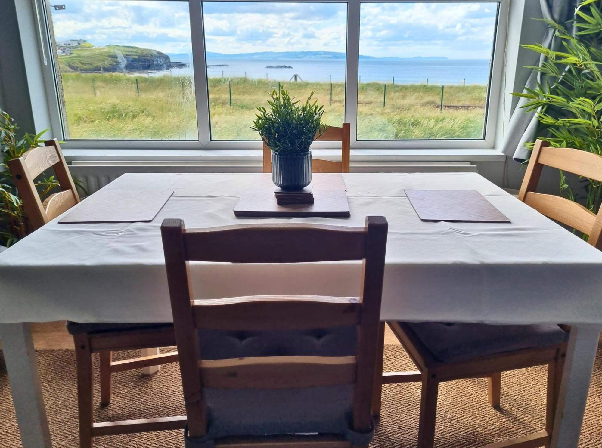 6 Dunluce Park - Portrush By The Sea Apartment ภายนอก รูปภาพ